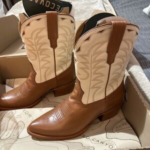 Tecovas Tan and Cream Heeled Boots with Decorative Stitching